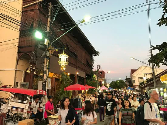 Kad Kong Ta Walking Street