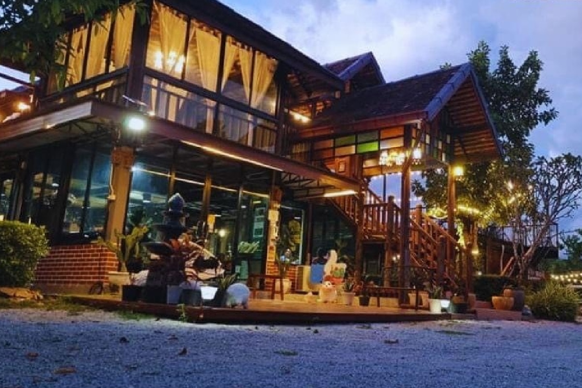 Baan 100 Years Cafe & Farm