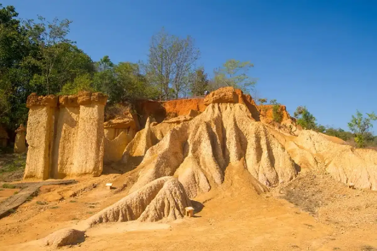 Phae Mueang Phi Forest Park