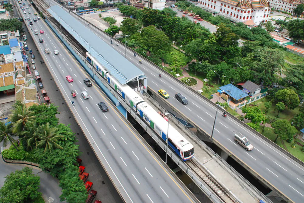 Saphan Taksin and the Chao Phraya riverside