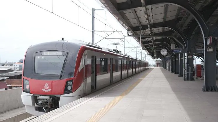 SRT Dark Red Line train