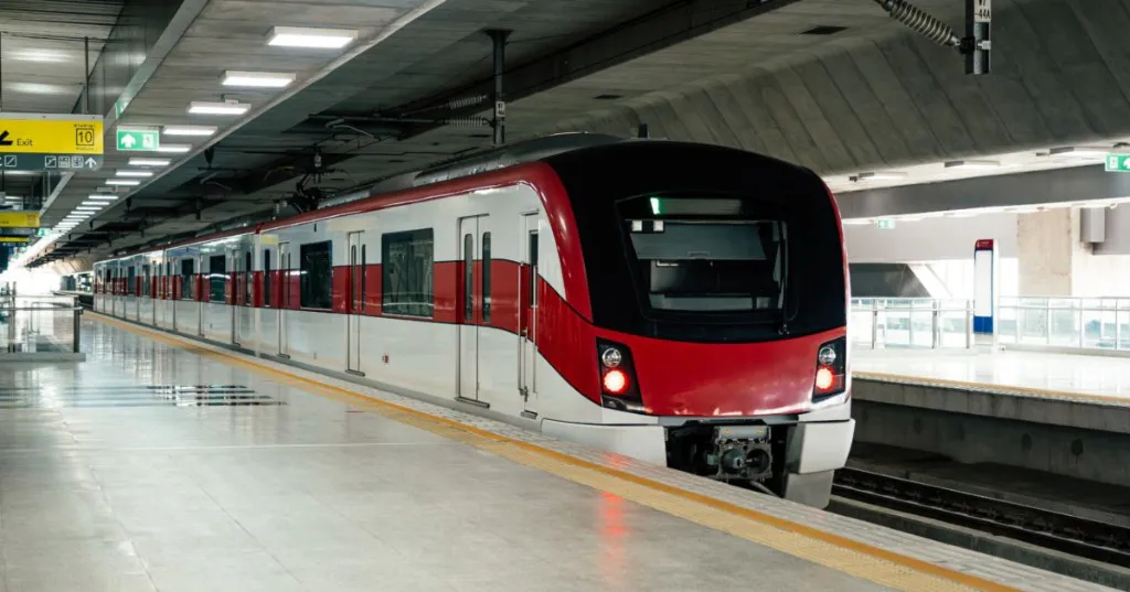 Krung Thep Aphiwat central station