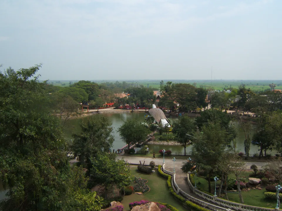 Chai Nat Bird Park (สวนนกชัยนาท)